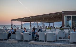 Riva beach bar, Bar